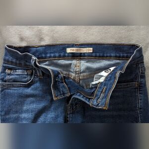 Levi's 710 Super Skinny Jeans 👖 (light wash)